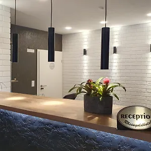 Rheinmetropole 3*, Düsseldorf Germania